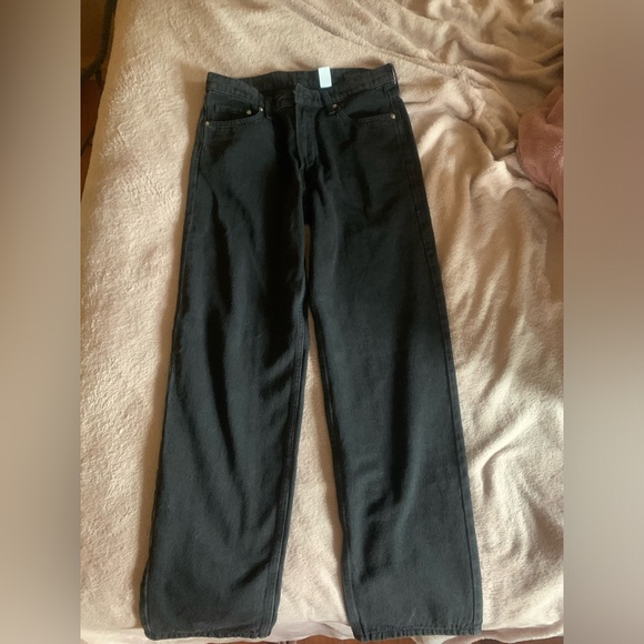 NEVER WORN! LOW WAIST BAGGY JEANS - SIZE 4 - Picture 2 of 3